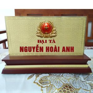 Biển chức danh mạ vàng